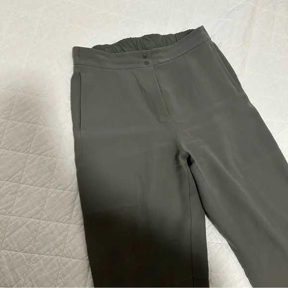 Lululemon Dynamic Days Travel Pant size 8 grey sage - Picture 8 of 8
